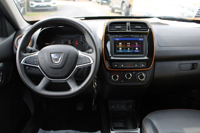Photo 10 de l'offre de DACIA SPRING ELECTRIC CONFORT PLUS CAMÃRA GPS USB CUIR LIMITEUR BLUETOOTH LEDS RADARS  ABS à 10500€ chez Bougel transactions