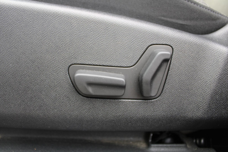 Photo 13 de l'offre de CITROEN C5 AIRCROSS SHINE PACK HDI 130 CV GPS 3D CAMÃRA USB JA 18 I-COKPIT FULL LED BOITE AUTO EAT-8 à 17800€ chez Bougel transactions