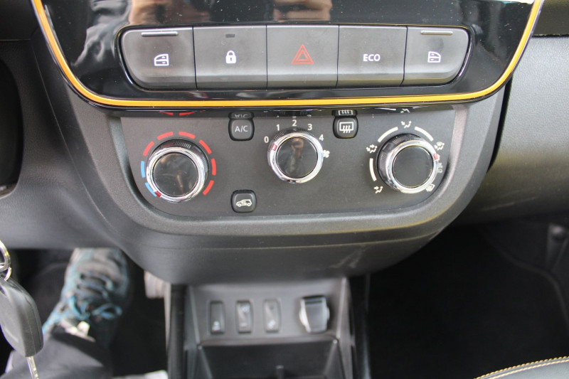Photo 13 de l'offre de DACIA SPRING ELECTRIC CONFORT PLUS CAMÃRA GPS USB CUIR LIMITEUR BLUETOOTH LEDS RADARS  ABS à 10500€ chez Bougel transactions