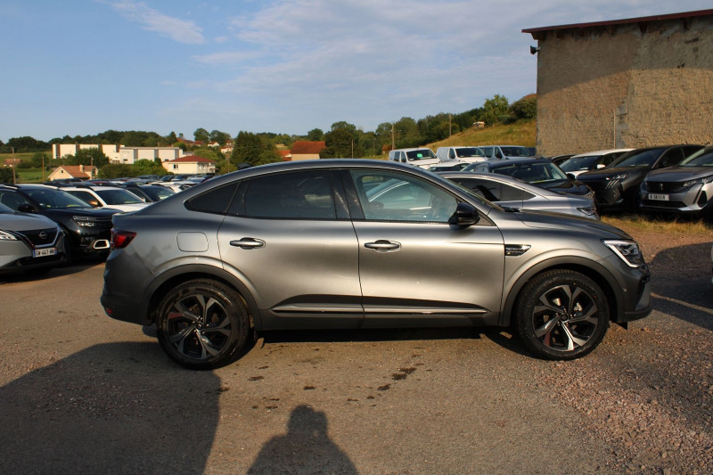 Photo 5 de l'offre de RENAULT ARKANA RS-LINE 160 CV HYBRIDE GPS 3D CAMÃRA USB JA 18 ATTELAGE I-COKPIT BOITE AUTO EDC à 23990€ chez Bougel transactions