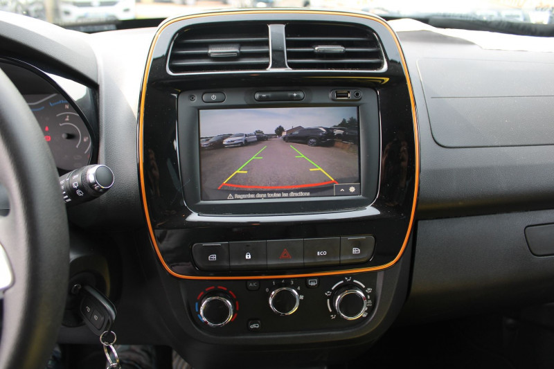 Photo 12 de l'offre de DACIA SPRING ELECTRIC CONFORT PLUS CAMÃRA GPS USB CUIR LIMITEUR BLUETOOTH LEDS RADARS  ABS à 10500€ chez Bougel transactions