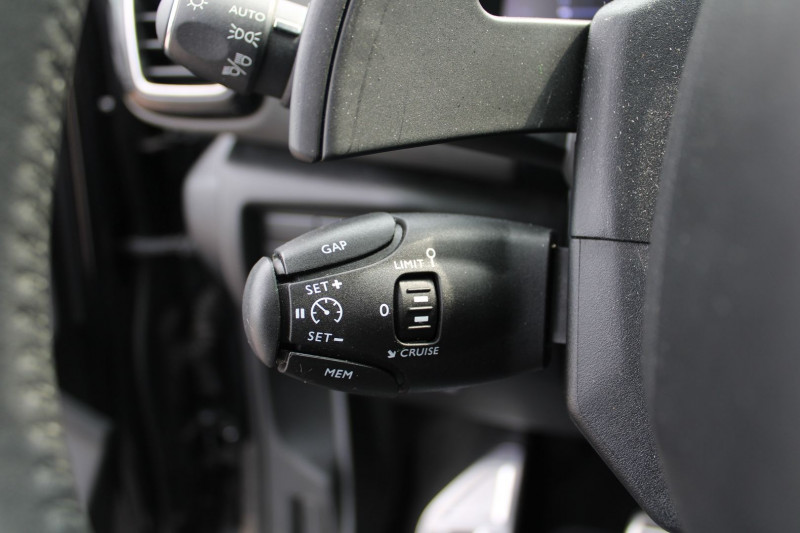 Photo 14 de l'offre de CITROEN C5 AIRCROSS SHINE PACK HDI 130 CV GPS 3D CAMÃRA USB JA 18 I-COKPIT FULL LED BOITE AUTO EAT-8 à 17800€ chez Bougel transactions