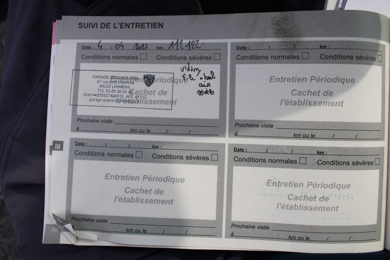 Photo 19 de l'offre de CITROEN C5 AIRCROSS SHINE PACK HDI 130 CV GPS 3D CAMÃRA USB JA 18 I-COKPIT FULL LED BOITE AUTO EAT-8 à 17800€ chez Bougel transactions