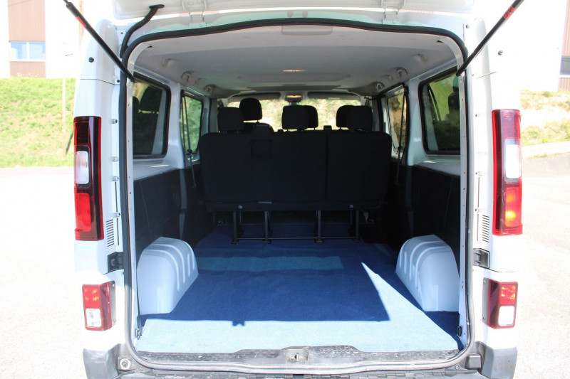 Photo 7 de l'offre de OPEL VIVARO COMBI L2 H1 CDTI 125 CV "6 PLACES" GPS CAMÃRA GRIP USB BLUETOOTH ATTELAGE RÃGULATEUR à 18900€ chez Bougel transactions
