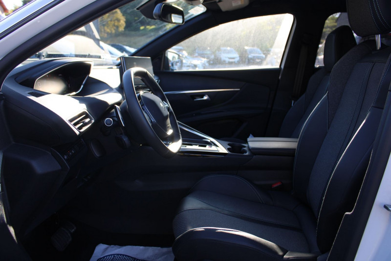 Photo 8 de l'offre de PEUGEOT 5008 PHASE 4 ALLURE PACK EAT8 BOITE AUTO PALETTE HYBRID 136 CV CAMÃRA 360 MI CUIR  7 PLACES à 28900€ chez Bougel transactions