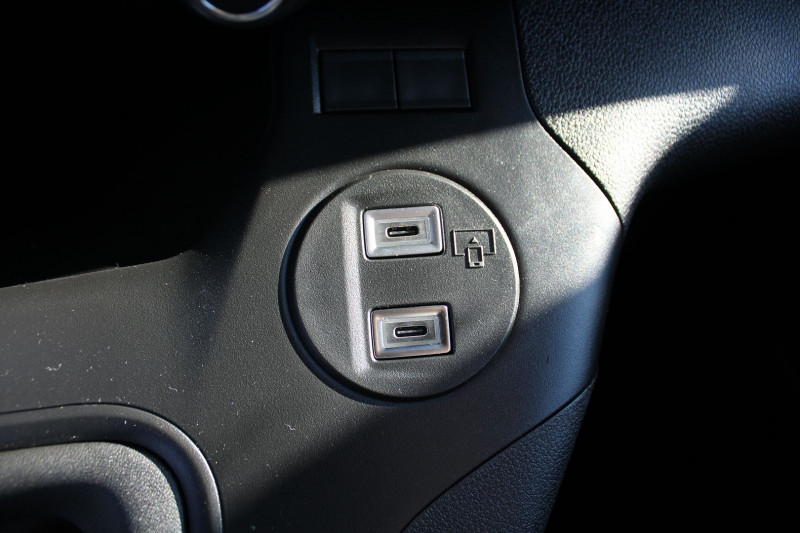 Photo 14 de l'offre de CITROEN BERLINGO 5 HDI 100 CV AFFAIRE "3 PLACES" RÃGULATEUR GPS CARPLAY BLUETOOTH TVA=17920 E HT à 21500€ chez Bougel transactions