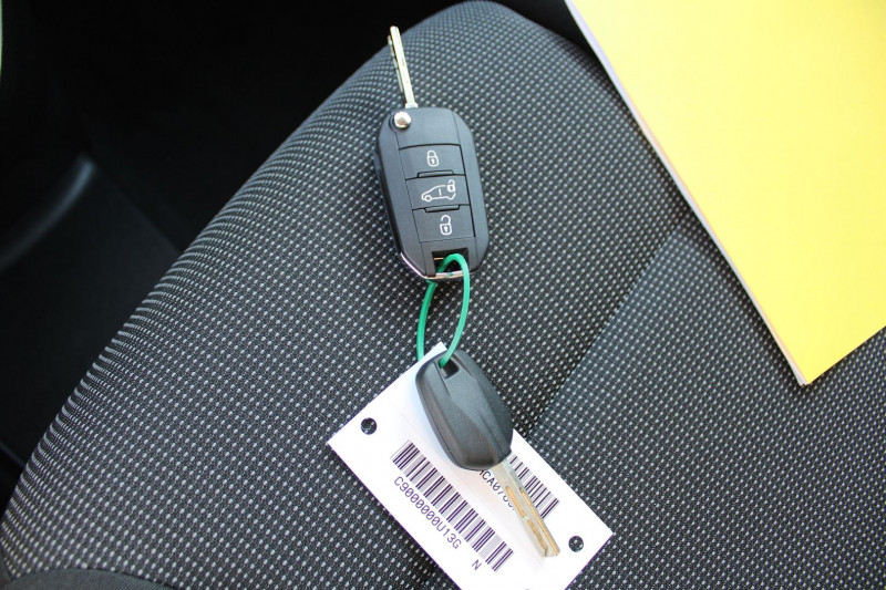 Photo 13 de l'offre de CITROEN BERLINGO 5 HDI 100 CV AFFAIRE "3 PLACES" RÃGULATEUR GPS CARPLAY BLUETOOTH TVA=17920 E HT à 21500€ chez Bougel transactions
