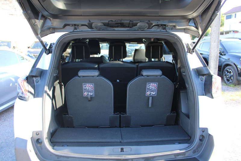 Photo 6 de l'offre de PEUGEOT 5008 PHASE 4 ALLURE PACK EAT8 BOITE AUTO PALETTE HYBRID 136 CV CAMÃRA 360 MI CUIR  7 PLACES à 28900€ chez Bougel transactions