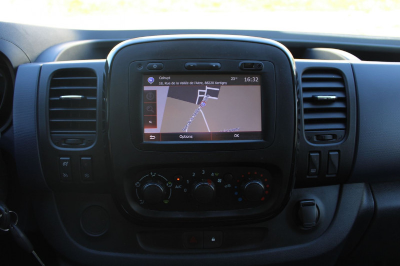 Photo 11 de l'offre de OPEL VIVARO COMBI L2 H1 CDTI 125 CV "6 PLACES" GPS CAMÃRA GRIP USB BLUETOOTH ATTELAGE RÃGULATEUR à 18900€ chez Bougel transactions