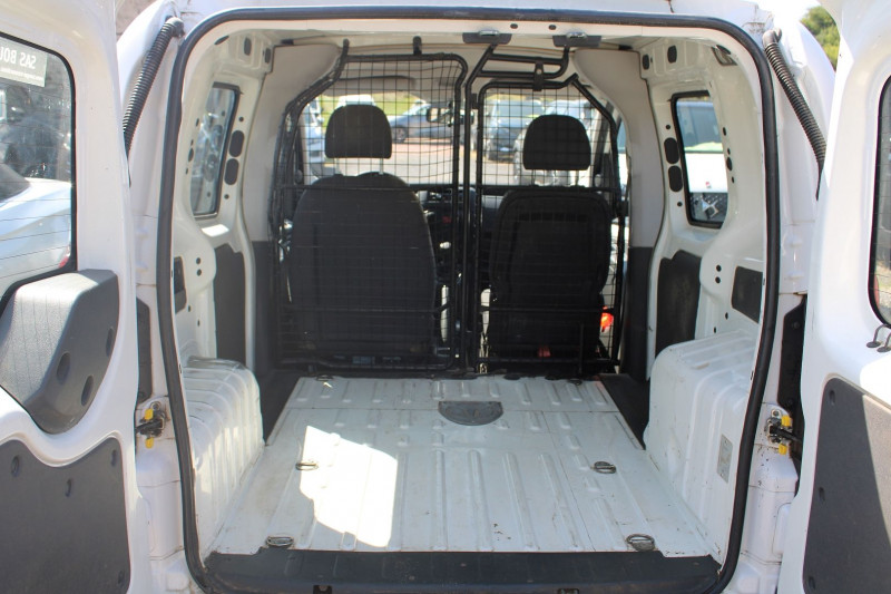 Photo 6 de l'offre de CITROEN NEMO AFFAIRE HDI 70 CV CLUB AUDIO MP3 ATTELAGE ORDINATEUR DE BORD LIMITEUR DE VITESSE à 4500€ chez Bougel transactions