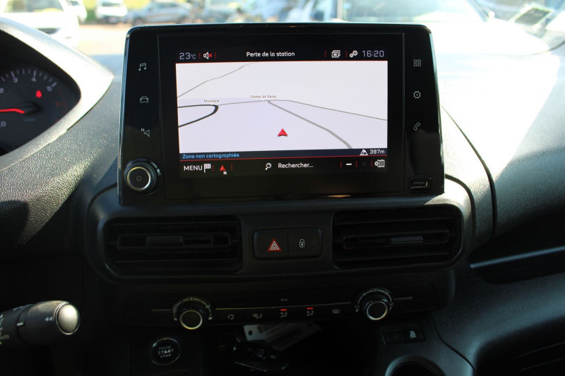 Photo 10 de l'offre de PEUGEOT PARTNER 4 AFFAIRE 1L6 HDI 100 CV PREMIUM PACK USB GPS 3D CAMÃRA JA 16 BLUETOOTH RÃGULATEUR à 12500€ chez Bougel transactions