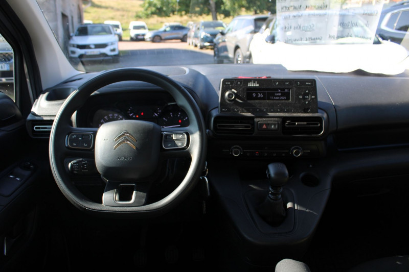 Photo 10 de l'offre de CITROEN BERLINGO 4 BLUEHDI 100 CV FEEL  5 PLACES CLIMAT RÃGULATEUR BLUETOOTH ABS ACCOUDOIR BOITE 6V à 16990€ chez Bougel transactions