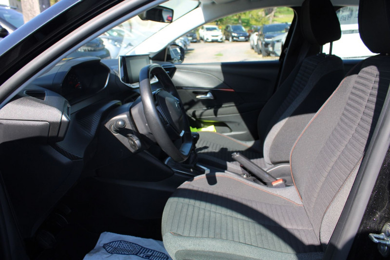 Photo 7 de l'offre de PEUGEOT 208 III ESSENCE 100 CV ACTIVE GPS MIRROR LINK BLUETOOTH RÃGULATEUR RADARS  BOITE 6V à 12500€ chez Bougel transactions