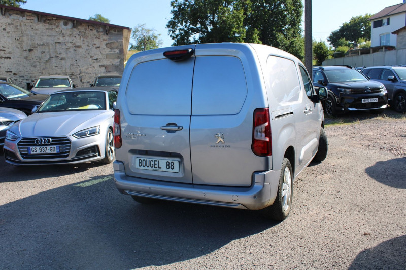 Photo 2 de l'offre de PEUGEOT PARTNER 4 AFFAIRE 1L6 HDI 100 CV PREMIUM PACK USB GPS 3D CAMÃRA JA 16 BLUETOOTH RÃGULATEUR à 12500€ chez Bougel transactions
