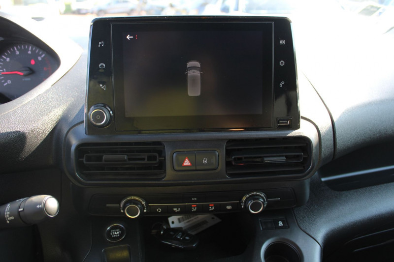 Photo 11 de l'offre de PEUGEOT PARTNER 4 AFFAIRE 1L6 HDI 100 CV PREMIUM PACK USB GPS 3D CAMÃRA JA 16 BLUETOOTH RÃGULATEUR à 12500€ chez Bougel transactions