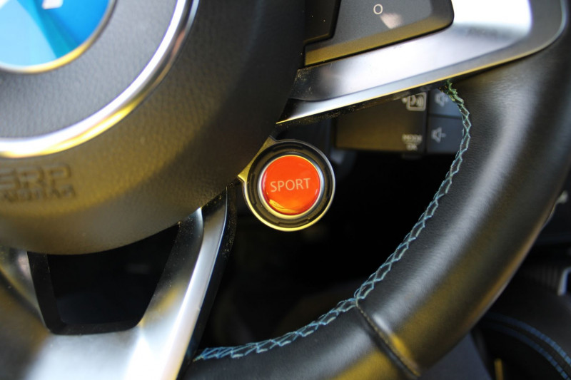 Photo 14 de l'offre de ALPINE A110 LEGENDE 1L8 TURBO 252 CV BOITE AUTO PALETTE FULL LEDS GPS 3D USB JANTES 18  ASR à 57900€ chez Bougel transactions