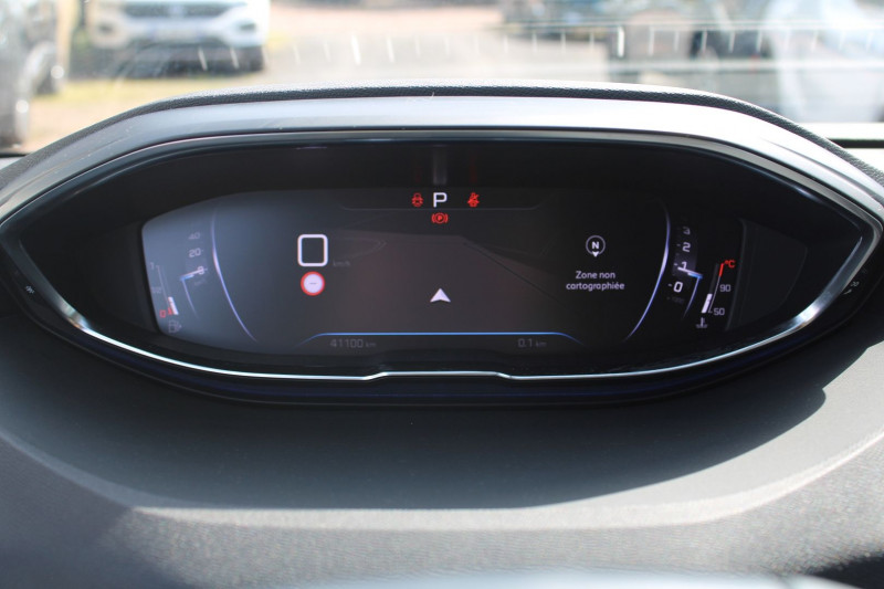 Photo 14 de l'offre de PEUGEOT 3008 PHASE 4 ALLURE 130 CV GPS 3D CAMÃRA JA 18 I-COKPIT FULL LED RÃGULATEUR BOITE AUTO EAT-8 à 18990€ chez Bougel transactions