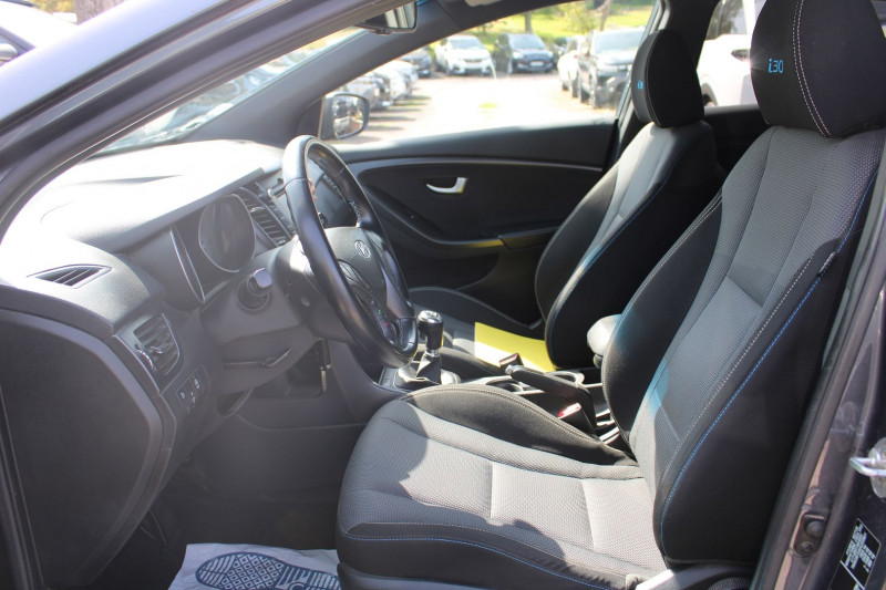 Photo 8 de l'offre de HYUNDAI I30 1L6 CRDI 110 CV EDITION GO! CLIM USB JA 16 AUDIO MP3 RADAR BLUETOOTH RÃGULATEUR à 10990€ chez Bougel transactions