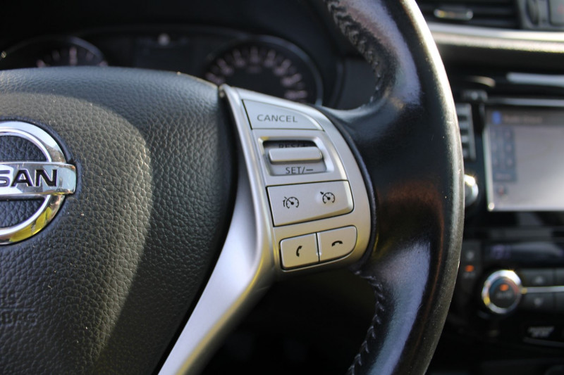 Photo 12 de l'offre de NISSAN QASHQAI III N-CONNECTA 1L5 DCI 110 CV GPS 3D CAMÃRA 360Â° MP3 USB JA 18 TOIT PANO RÃGULATEUR à 10990€ chez Bougel transactions