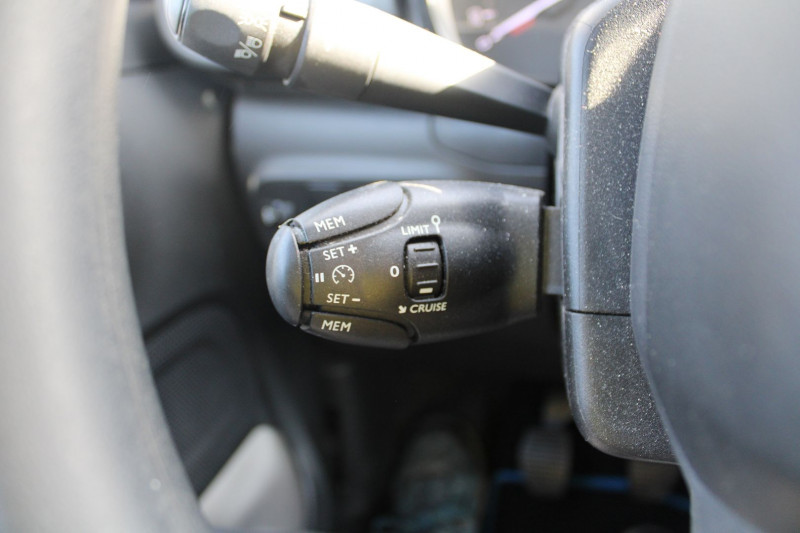 Photo 10 de l'offre de CITROEN C3 PHASE 4 FEEL BUSINESS ESSENCE 83 CV GPS 3D CLIM FULL LED USB RADAR BLUETOOTH RÃGULATEUR à 8990€ chez Bougel transactions