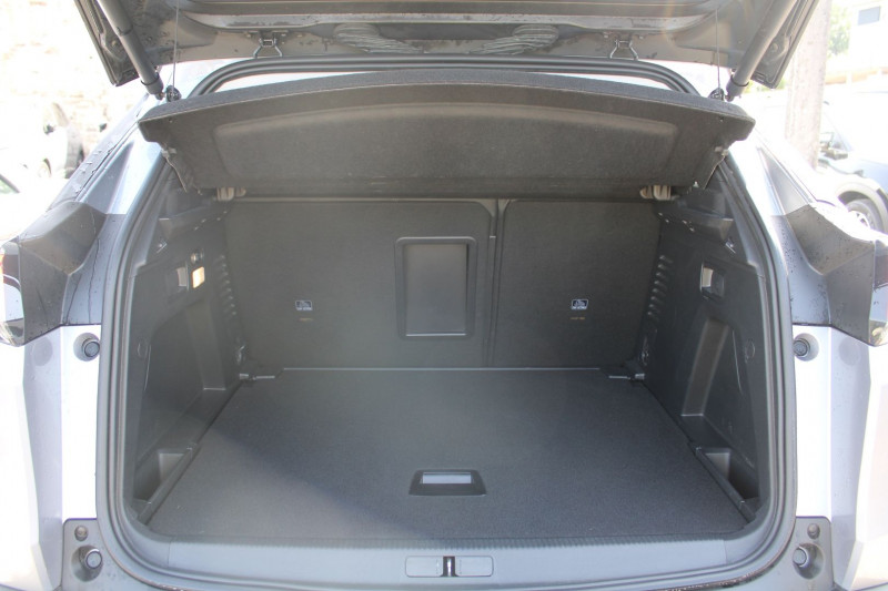 Photo 6 de l'offre de PEUGEOT 3008 PHASE 4 ALLURE 130 CV GPS 3D CAMÃRA JA 18 I-COKPIT FULL LED RÃGULATEUR BOITE AUTO EAT-8 à 18990€ chez Bougel transactions