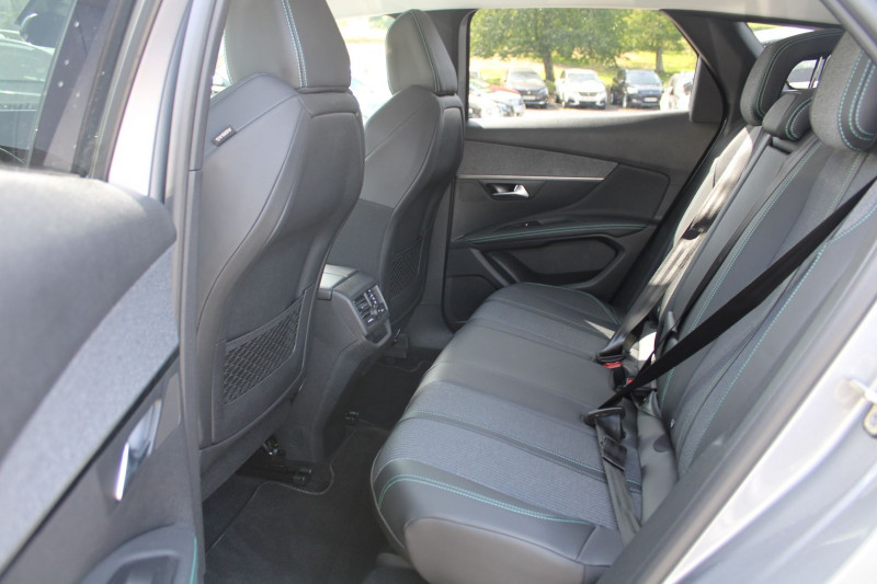 Photo 10 de l'offre de PEUGEOT 3008 PHASE 4 ALLURE 130 CV GPS 3D CAMÃRA JA 18 I-COKPIT FULL LED RÃGULATEUR BOITE AUTO EAT-8 à 18990€ chez Bougel transactions
