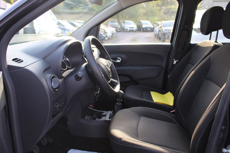 Photo 8 de l'offre de DACIA LODGY LAURÃATE DCI 95 CV 7 PLACES BOITE 6V GPS USB RÃGULATEUR BLUETOOTH CLIMAT  ABS à 15200€ chez Bougel transactions