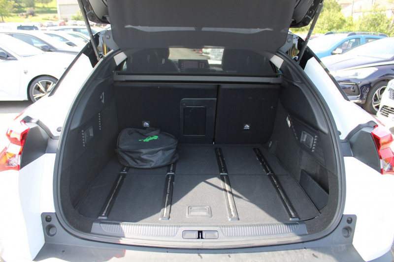 Photo 6 de l'offre de CITROEN C5 X HYBRIDE ETENSE 180CV RECHARGEABLE SHINE EAT8 BOITE AUTO GRAND GPS CUIR FULL LEDS à 26900€ chez Bougel transactions