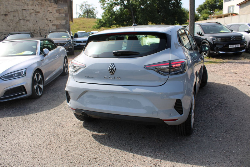 Photo 2 de l'offre de RENAULT CLIO VI EVOLUTION DIESEL BLUEDCI 100 CV BOITE 6V CAMÃRA USB GPS LINK BLUETOOTH FULL LEDS à 20900€ chez Bougel transactions