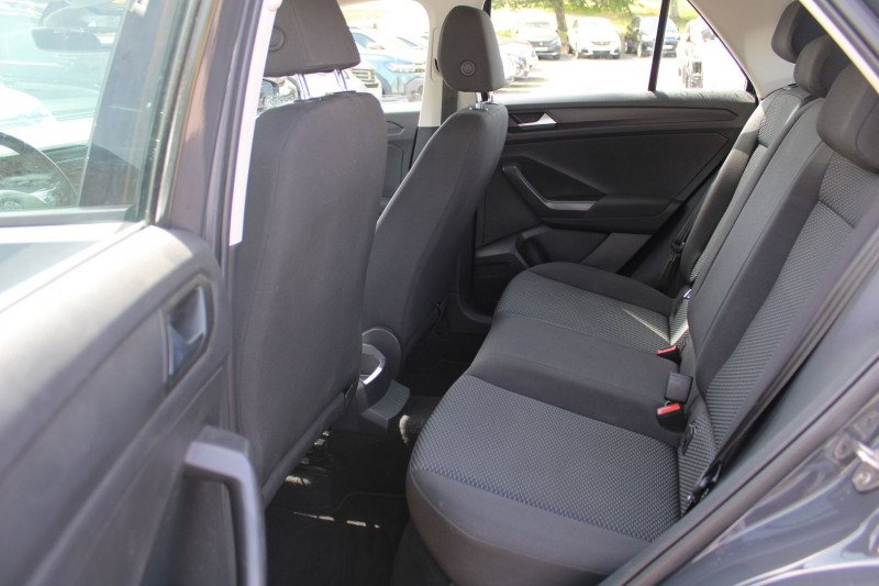 Photo 9 de l'offre de VOLKSWAGEN T-ROC LOUNGE TSI 150 CV ÃCRAB TACTILE MP3 JA 16 USB RADAR RÃGULATEUR BOITE AUTO DSG-7 à 18990€ chez Bougel transactions