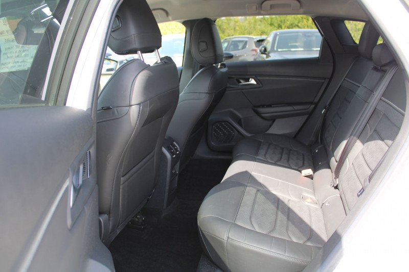 Photo 10 de l'offre de CITROEN C5 X HYBRIDE ETENSE 180CV RECHARGEABLE SHINE EAT8 BOITE AUTO GRAND GPS CUIR FULL LEDS à 26900€ chez Bougel transactions