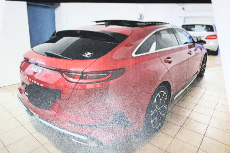 Photo 2 de l'offre de KIA PROCEED 1L5 T-GDI 160 CV DCT7 GT LINE BOITE AUTO CAMÃRA TOIT OUVRANT CUIR GPS 3D USB à 23900€ chez Bougel transactions