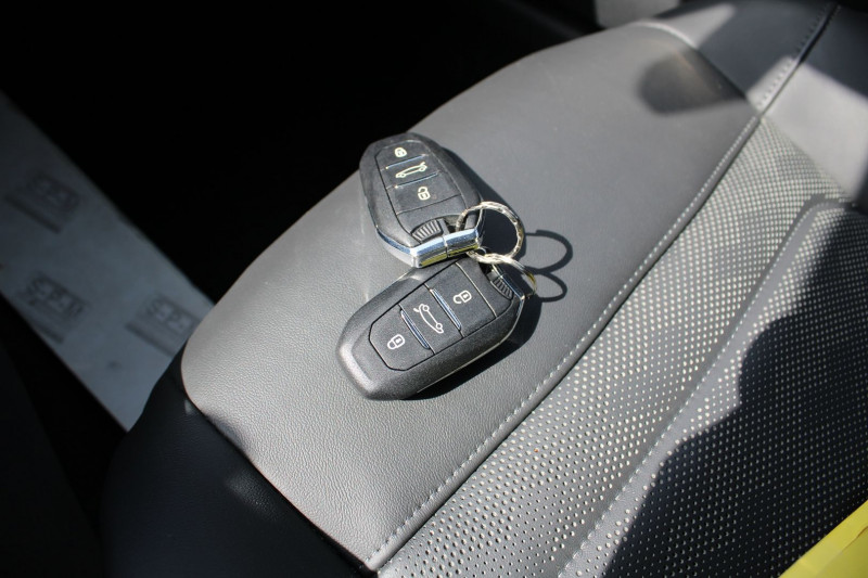Photo 19 de l'offre de CITROEN C5 X HYBRIDE ETENSE 180CV RECHARGEABLE SHINE EAT8 BOITE AUTO GRAND GPS CUIR FULL LEDS à 26900€ chez Bougel transactions