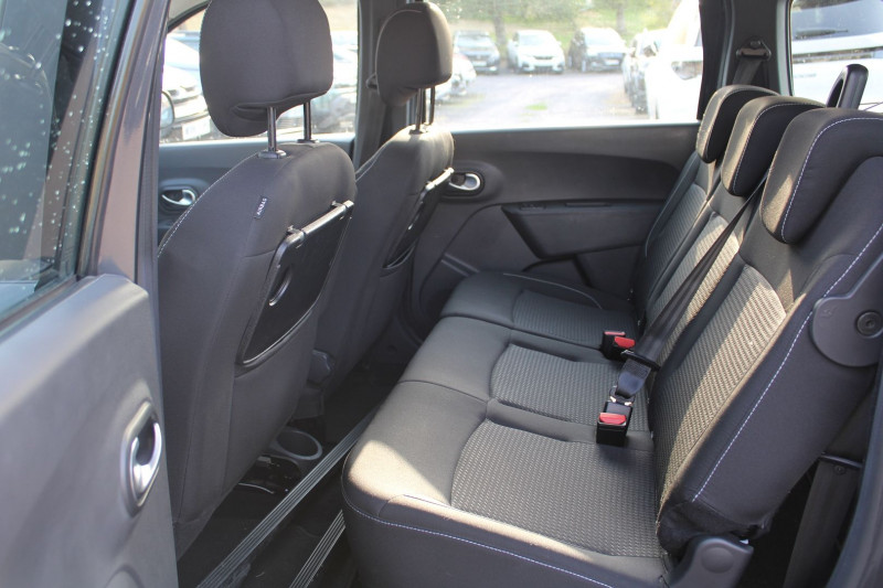 Photo 9 de l'offre de DACIA LODGY LAURÃATE DCI 95 CV 7 PLACES BOITE 6V GPS USB RÃGULATEUR BLUETOOTH CLIMAT  ABS à 15200€ chez Bougel transactions