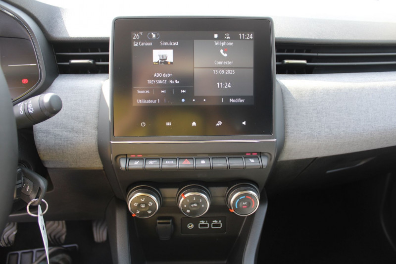 Photo 11 de l'offre de RENAULT CLIO VI EVOLUTION DIESEL BLUEDCI 100 CV BOITE 6V CAMÃRA USB GPS LINK BLUETOOTH FULL LEDS à 20900€ chez Bougel transactions