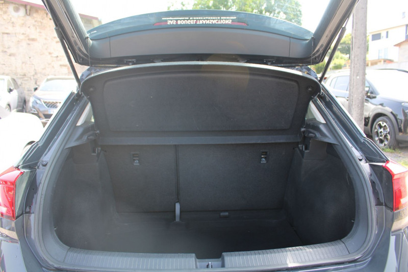 Photo 6 de l'offre de VOLKSWAGEN T-ROC LOUNGE TSI 150 CV ÃCRAB TACTILE MP3 JA 16 USB RADAR RÃGULATEUR BOITE AUTO DSG-7 à 18990€ chez Bougel transactions