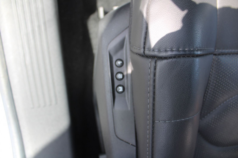 Photo 13 de l'offre de CITROEN C5 X HYBRIDE ETENSE 180CV RECHARGEABLE SHINE EAT8 BOITE AUTO GRAND GPS CUIR FULL LEDS à 26900€ chez Bougel transactions