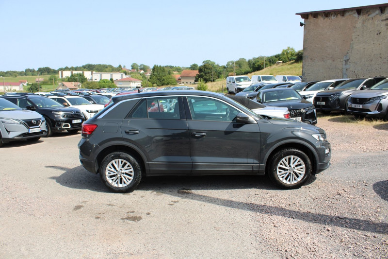 Photo 5 de l'offre de VOLKSWAGEN T-ROC LOUNGE TSI 150 CV ÃCRAB TACTILE MP3 JA 16 USB RADAR RÃGULATEUR BOITE AUTO DSG-7 à 18990€ chez Bougel transactions