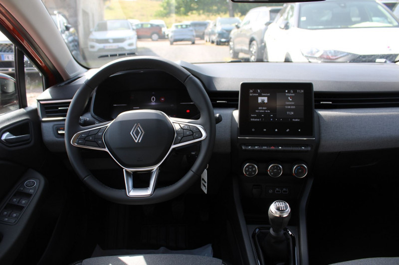 Photo 9 de l'offre de RENAULT CLIO VI EVOLUTION DIESEL BLUEDCI 100 CV BOITE 6V CAMÃRA USB GPS LINK BLUETOOTH FULL LEDS à 20900€ chez Bougel transactions