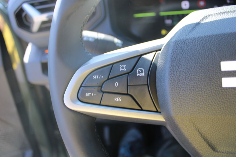 Photo 12 de l'offre de DACIA DUSTER VI EXPRESSION TCE 130 CV "4X4" GPS CARPLAY CAMÃRA AUDIO USB JA 17 FULL LED I-COKPIT à 25990€ chez Bougel transactions