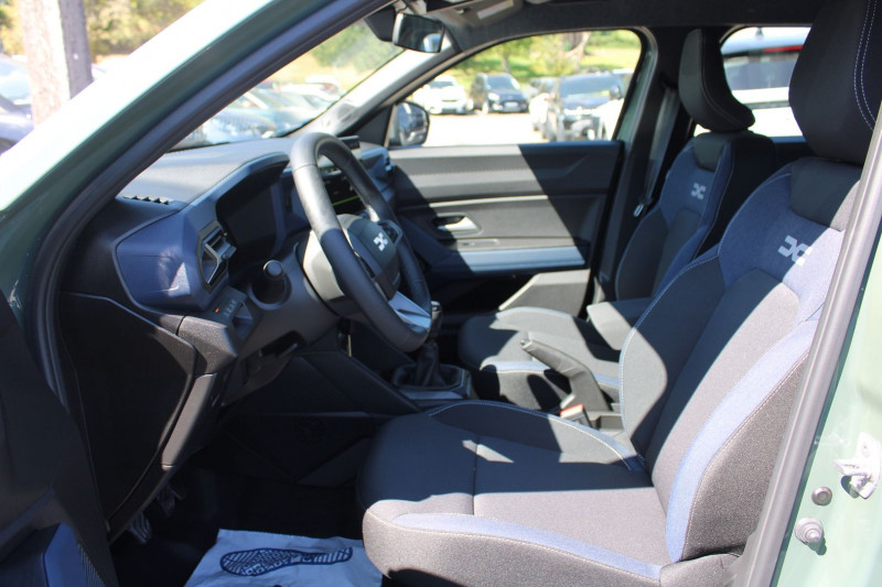 Photo 9 de l'offre de DACIA DUSTER VI EXPRESSION TCE 130 CV "4X4" GPS CARPLAY CAMÃRA AUDIO USB JA 17 FULL LED I-COKPIT à 25990€ chez Bougel transactions