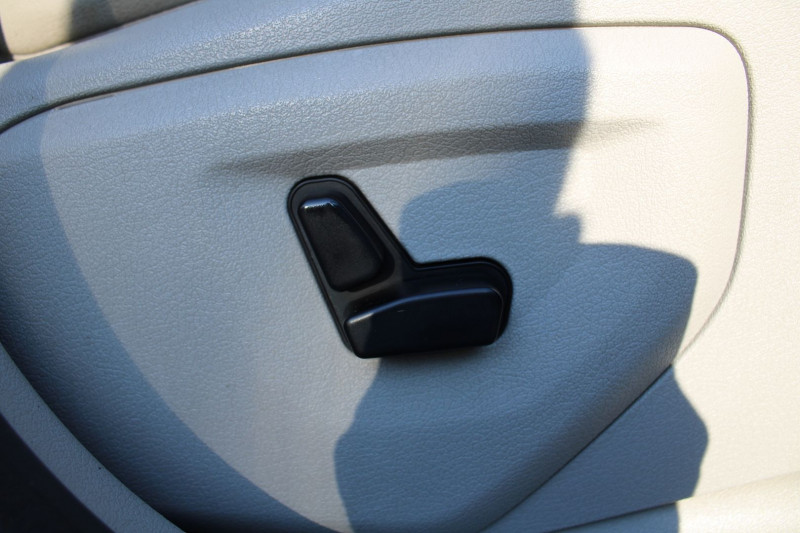 Photo 13 de l'offre de JEEP COMMANDER 3.0 CRD OVERLAND  4X4 218 CH à 23900€ chez Bougel transactions
