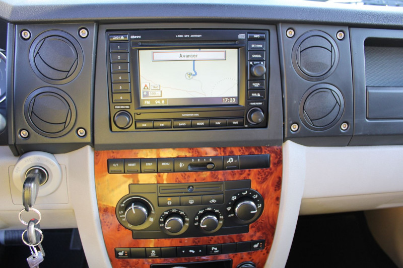 Photo 20 de l'offre de JEEP COMMANDER 3.0 CRD OVERLAND  4X4 218 CH à 23900€ chez Bougel transactions