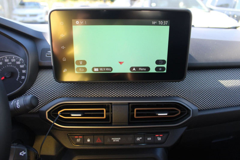 Photo 12 de l'offre de DACIA SANDERO 5 STEPWAY ECO GPL 100 CV EXPRESSION USB CAMÃRA GPS 3D FULL LED PK HIVER RÃGULATEUR à 18500€ chez Bougel transactions