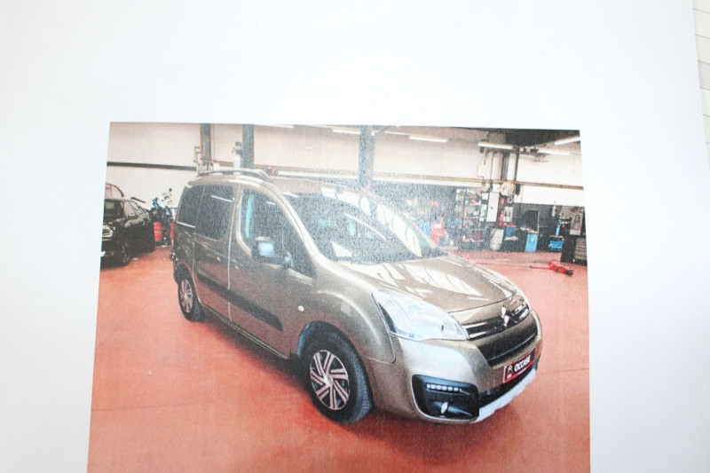 Photo 2 de l'offre de CITROEN BERLINGO III MULTISPACE BLUEHDI 100 CV BOITE AUTO CAMÃRA GPS USB RADARS RÃGULATEUR BLUETOOTH à 14390€ chez Bougel transactions