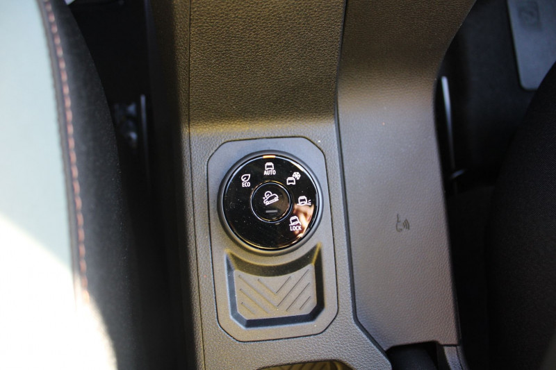 Photo 14 de l'offre de DACIA DUSTER VI EXTREME TCE 130 CV "4X4" GPS CARPLAY USB JA 17 MP3 CAMÃRA 360Â° FULL LED I-COKPIT à 28500€ chez Bougel transactions