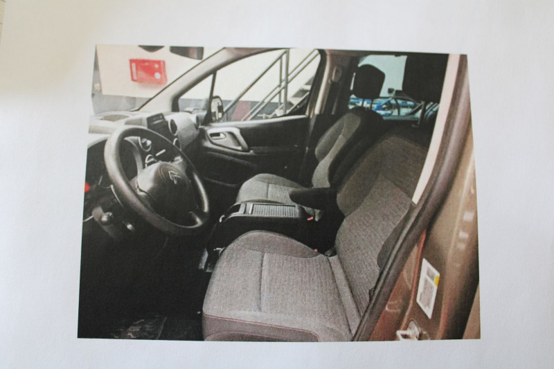 Photo 7 de l'offre de CITROEN BERLINGO III MULTISPACE BLUEHDI 100 CV BOITE AUTO CAMÃRA GPS USB RADARS RÃGULATEUR BLUETOOTH à 14390€ chez Bougel transactions