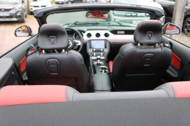 Photo 9 de l'offre de FORD MUSTANG CONVERTIBLE ECOBOOST 317 CV CABRIOLET GPS 3D CAMÃRA USB JA 19 PACK HIVER RÃGULATEUR FULL LED à 33990€ chez Bougel transactions