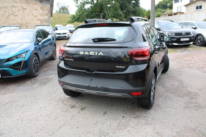 Photo 2 de l'offre de DACIA SANDERO 5 STEPWAY ECO GPL 100 CV EXPRESSION USB CAMÃRA GPS 3D FULL LED PK HIVER RÃGULATEUR à 18500€ chez Bougel transactions