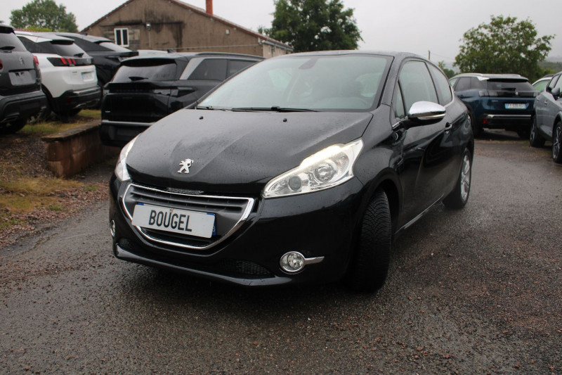 Photo 4 de l'offre de PEUGEOT 208 ALLURE 1L6 VTI 120 CV ÃCRAN TACTILE AUDIO USB JA 16 RADAR BLUETOOTH RÃGULATEUR à 6800€ chez Bougel transactions